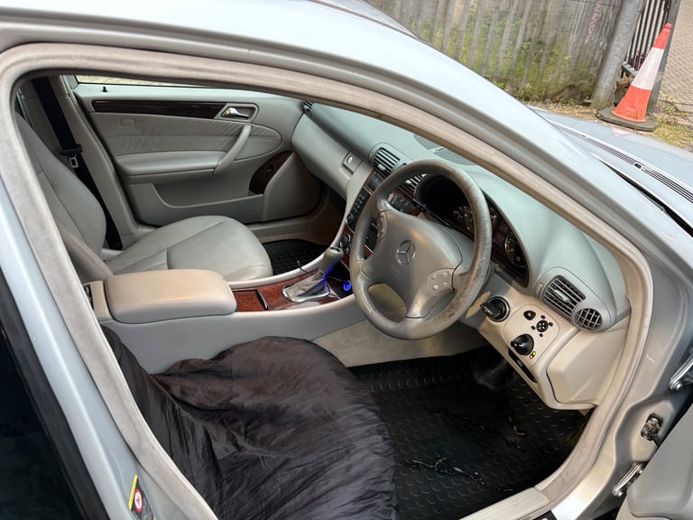 Mercedes-Benz, C CLASS, Saloon, 2005, Semi-Auto, 2987 (cc), 4 doors