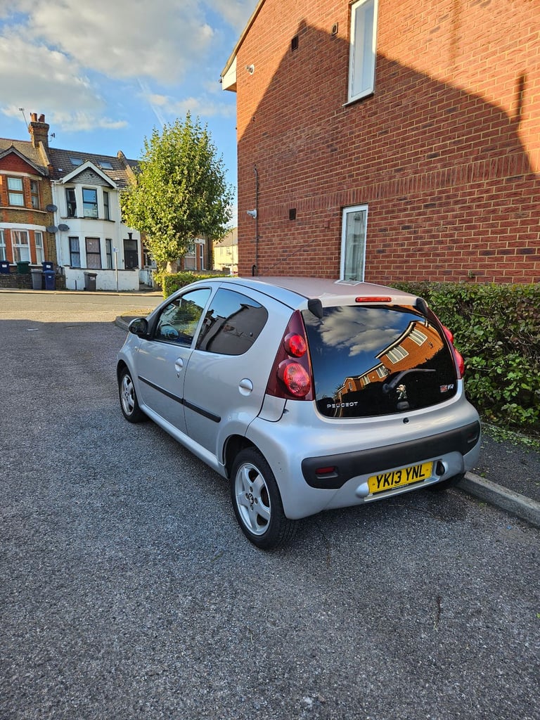 Peugeot, 107, Hatchback, 2013, Manual, 998 (cc), 5 doors