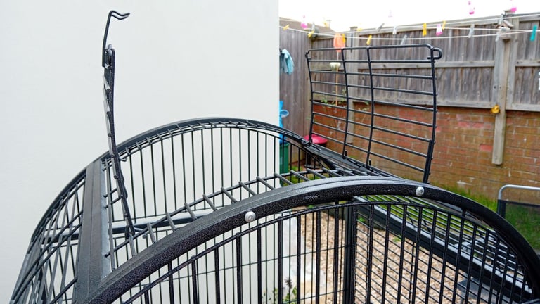 Xl parrot cage 