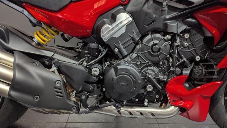 2025 Ducati Diavel V4 1158 Ducati Quick Shift Euro 5