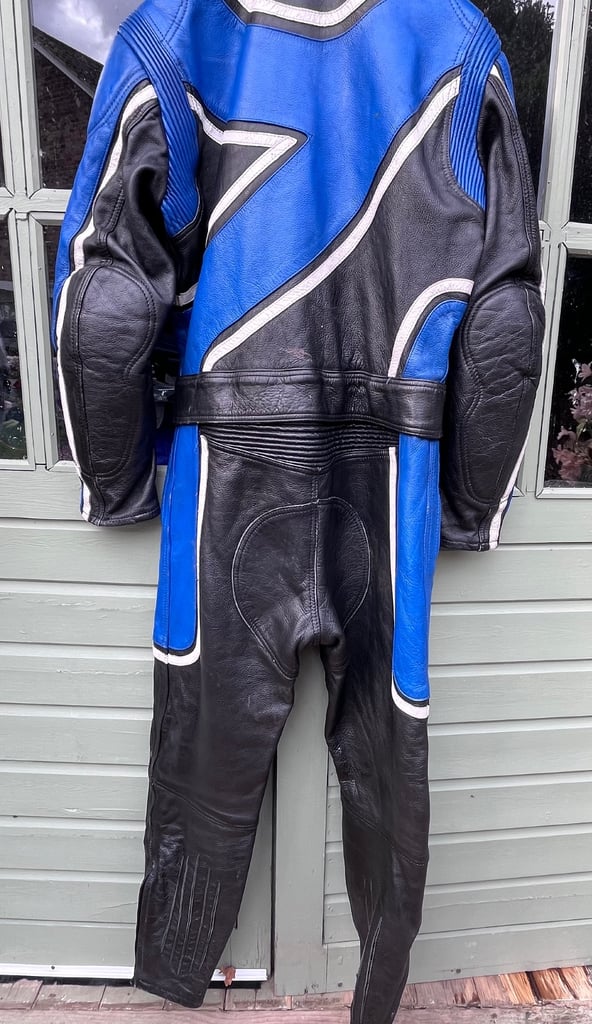 Icon Sport Leather Motor Cycle two piece Suit Men’s Size L  Very Good Condition