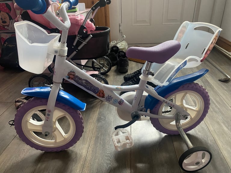 Girls bike and helmet 