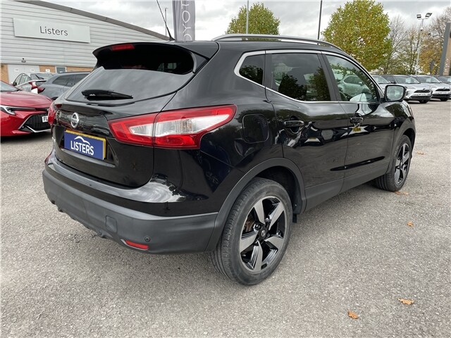 2017 Nissan Qashqai 1.6 DiG-T N-Connecta 5dr Hatchback Petrol Manual