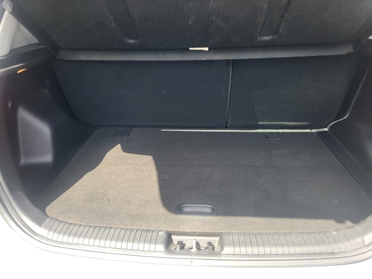 KIA VENGA 2 1.6 AUTOMATIC 5 DOOR 42K FULL HISTORY ONE PREVIOUS LADY OWNER 