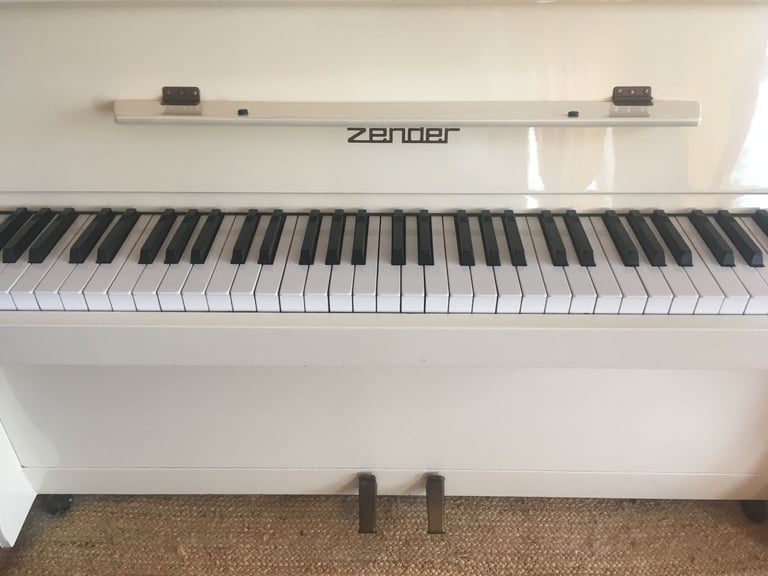 White Satin Zender Small Piano