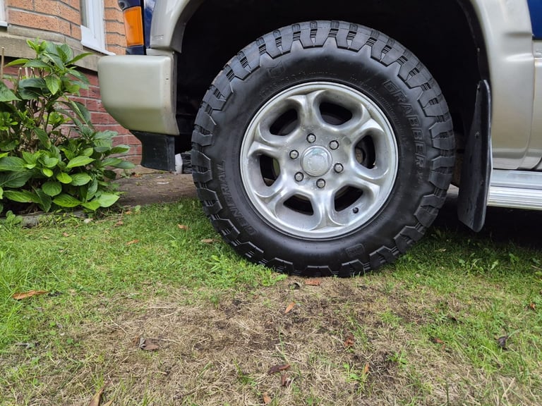 1999 Chevrolet Suburban for sale (Holden – rare Australian factory right hand drive model)
