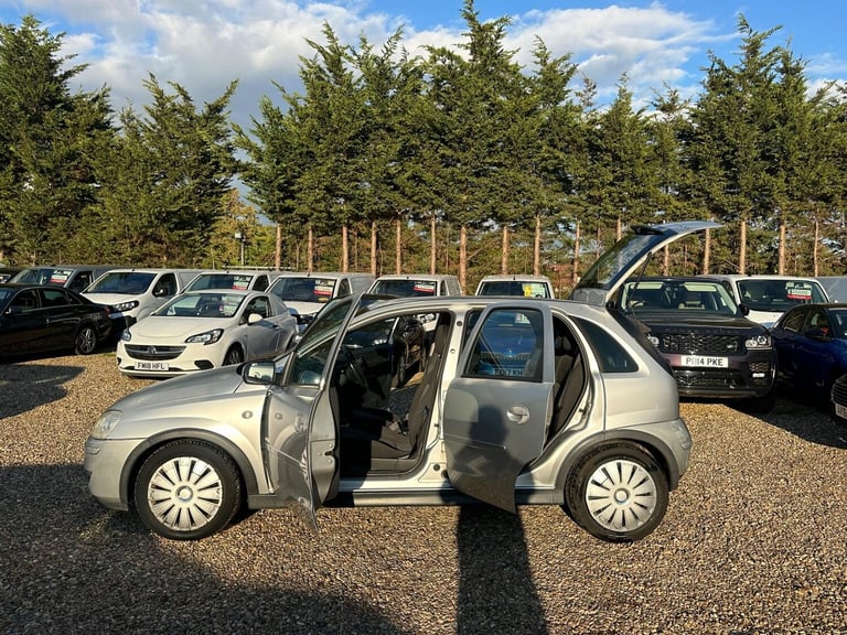 2005 Vauxhall Corsa 1.4i 16v Design 5dr (a/c) HATCHBACK Petrol Automatic