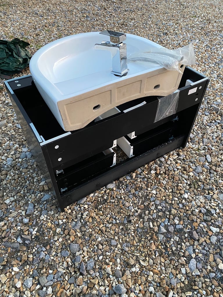 Basin and vanity unit, 2x drawers, and mixer tap