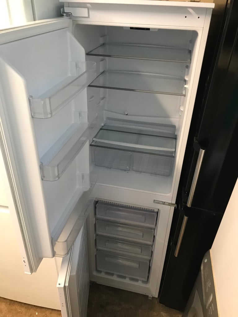 INTEGRATED FRIDGE FREEZER 50/50 SPLIT £180