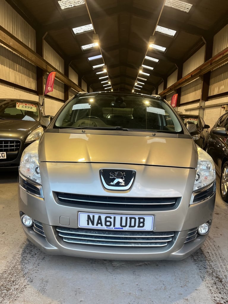 image for 2011 Peugeot 5008 1.6 HDi 112 Exclusive 5dr MPV Diesel Manual