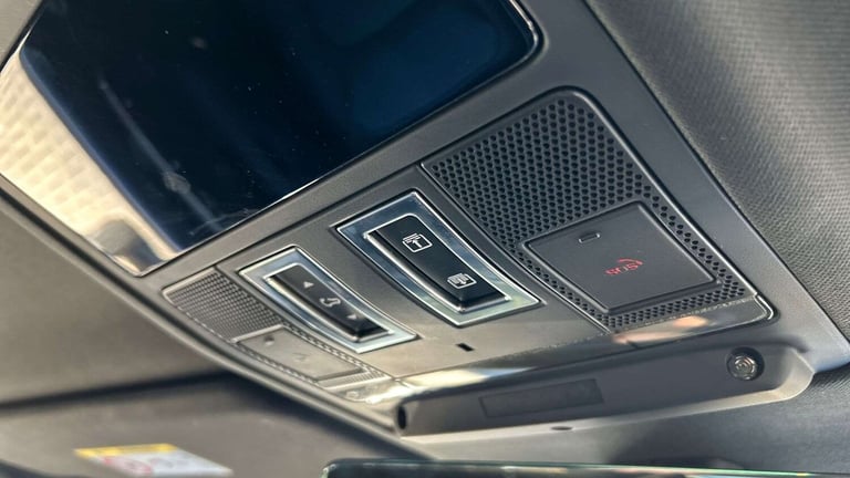 2024 Land Rover Defender 3.0 D250 X-Dynamic HSE 90 3dr Auto ESTATE DIESEL Automatic