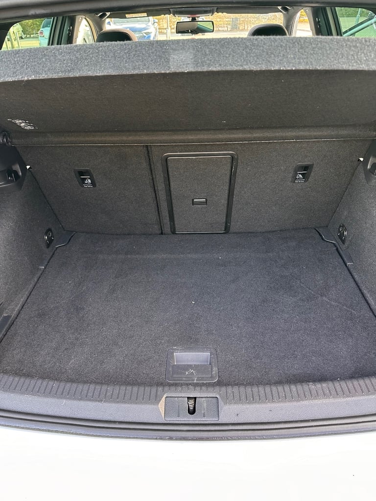 Volkswagen, GOLF, Hatchback, 2016, Semi-Auto, 1968 (cc), 5 doors