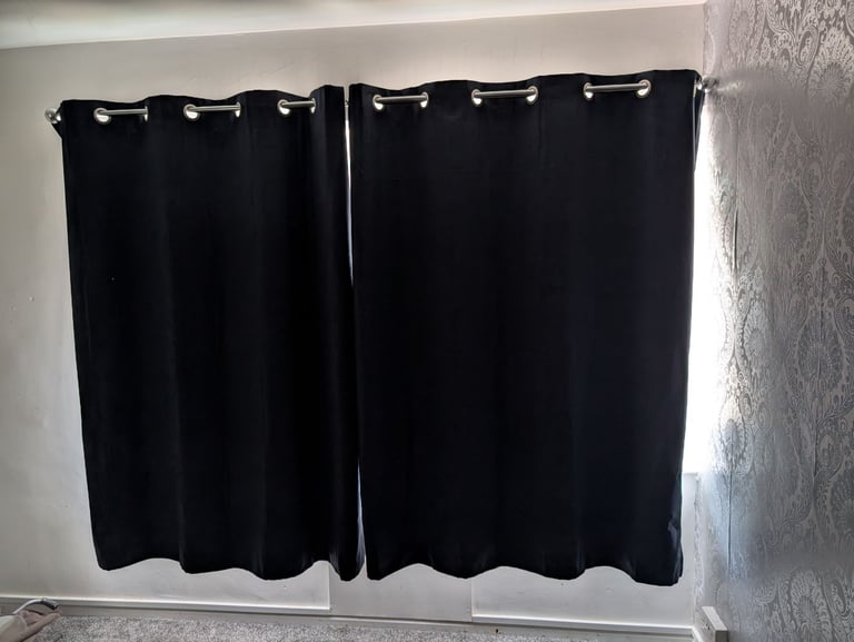 Blackout curtains 