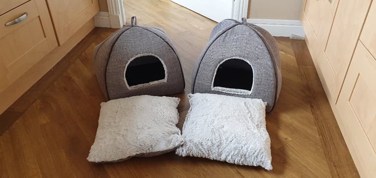 Cat beds, brand new from pets at home, tags removed
