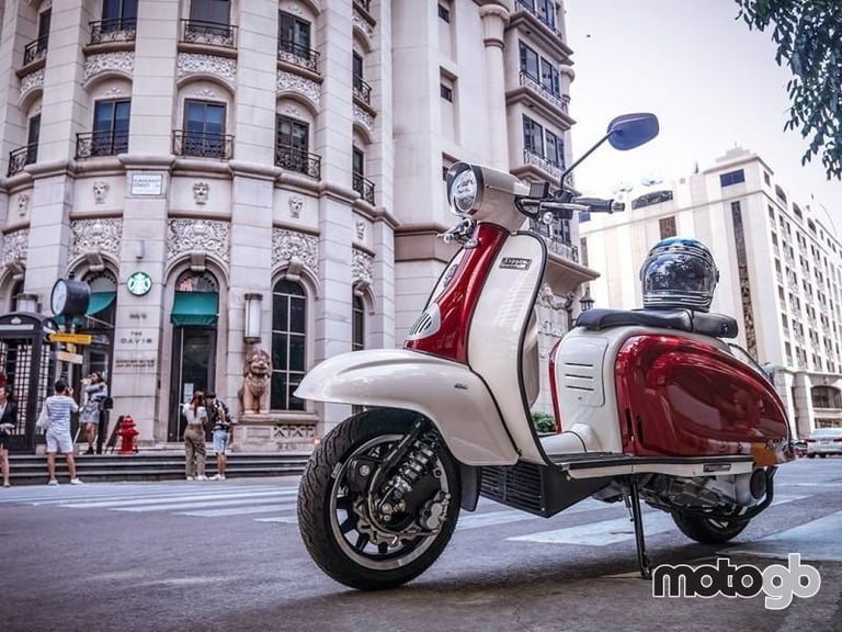 Royal Alloy TG 125cc S a Modern Classic Retro Automatic Moped Scooter For Sal...