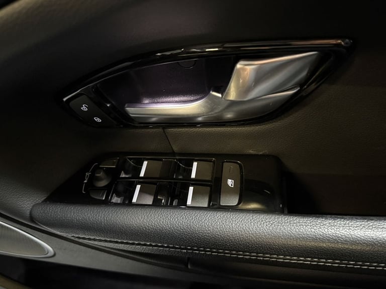 2018 Land Rover Range Rover Evoque 2.0 TD4 SE Tech SUV 5dr Diesel Auto 4WD Euro 6 (s/s) (180 ps) ...