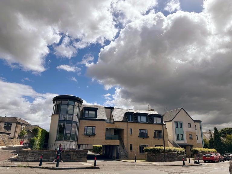 image for Fantastic Spacious, modern, 3 bed Furnished Flat, Edinburgh. EH12. 