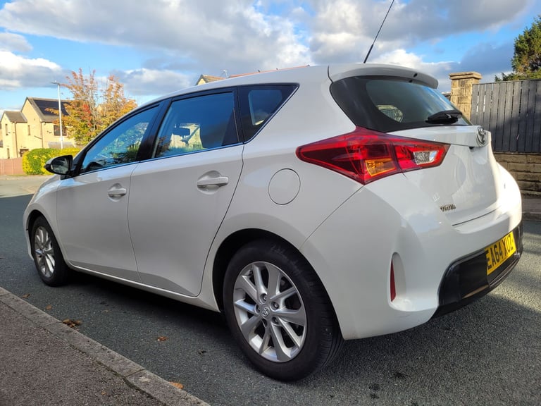 2015(64)TOYOTA AURIS 1.4 D4-D ICON 177K 12 MONTH'S MOT*£20/TAX*6SPEED*90BHP*FACELIFT MODEL*