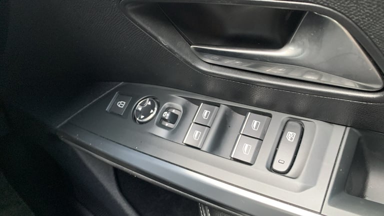 2024 Peugeot 3008 1.2 HYBRID GT SUV 5dr Petrol Hybrid e-DSC6 Euro 6 (s/s) (136 ps) SUV Hybrid Aut...