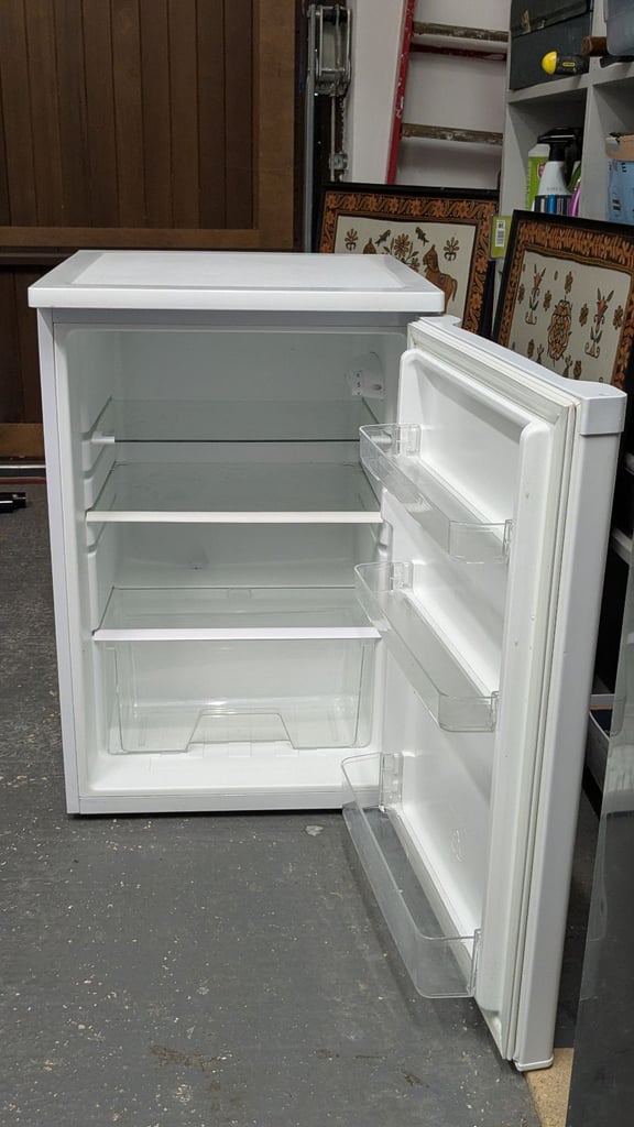 image for Great under-counter fridge - clean and in perfect working order