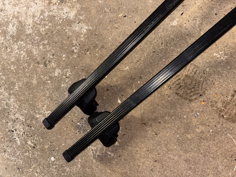 Vauxhall mokka roof bars, boot tray and carper and wind deflectors 
