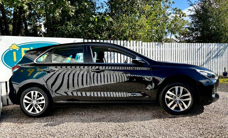 CAN'T GET CREDIT? CALL US! Hyundai i30 1.0 T-GDi SE Nav Blue Drive ISG - £149 DEPOSIT, £63 PER WEEK
