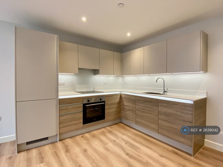 1 bedroom flat in Christchurch Road, Bournemouth, BH1 (1 bed) (#2639042)