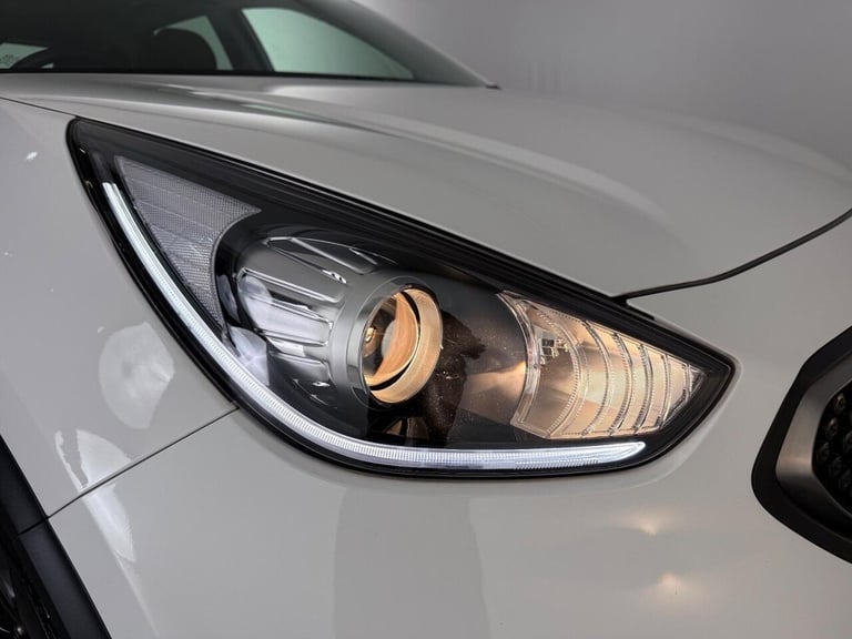 2018 Kia Niro 1.6 GDi 8.9kWh 3 DCT Euro 6 (s/s) 5dr ESTATE PETROL/ELECTRIC Automatic