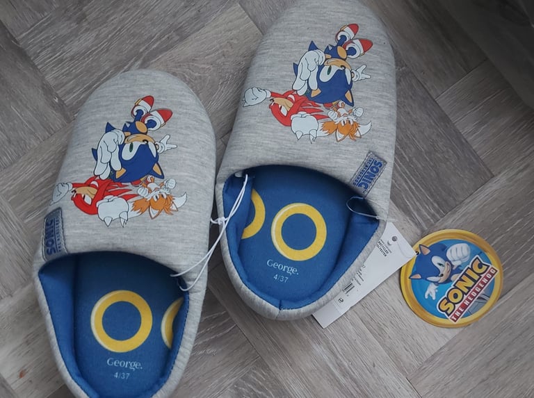 image for New sonic slippers size 4