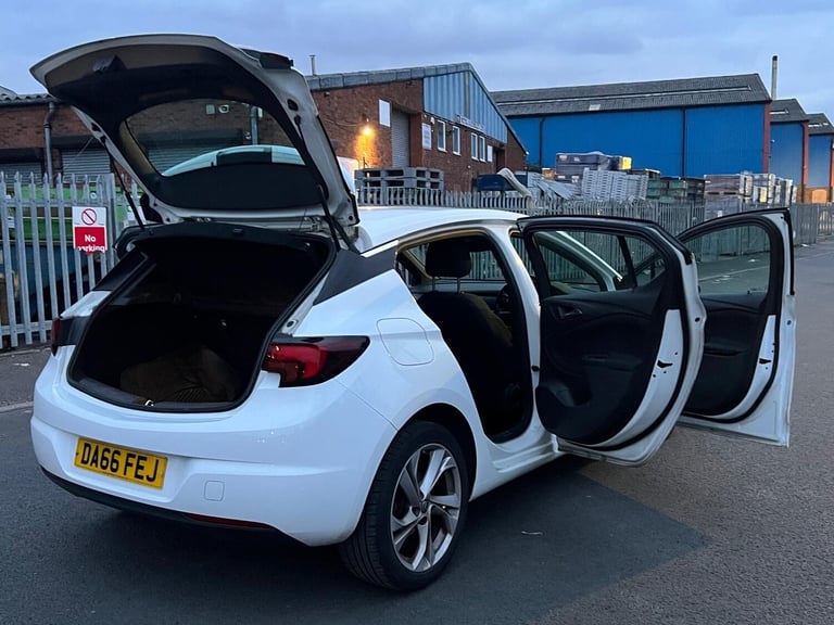 2016 Vauxhall Astra 1.6 CDTi 16V 136 SRi Nav 5dr HATCHBACK Diesel Manual