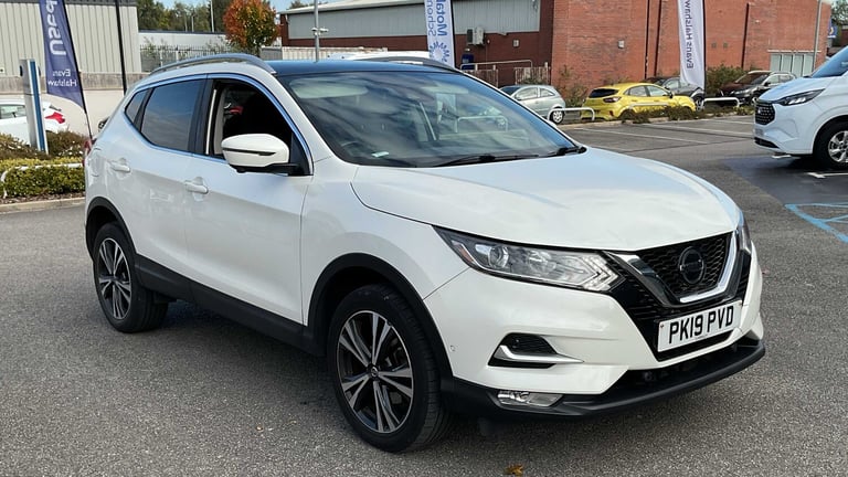 image for 2019 Nissan Qashqai 1.3 DiG-T N-Connecta 5dr Hatchback Petrol Manual