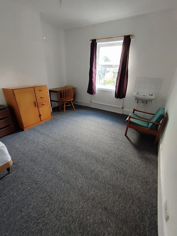 Norwich Golden triangle, quiet street. Room in shared house. Bills included. 550 pcm
