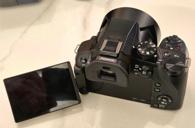 Panasonic lumix fz330 bridge camera 