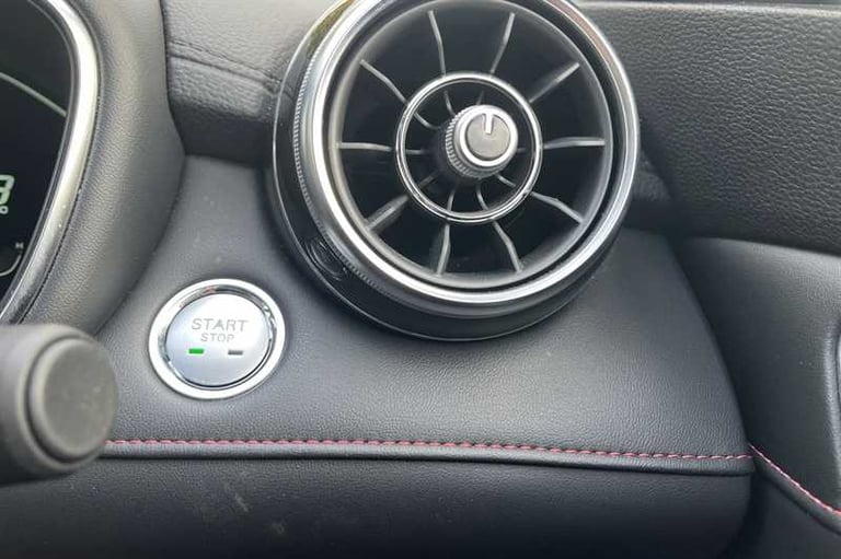 2024 MG MG HS 1.5 T-GDI TROPHY 5DR Hatchback Petrol Manual