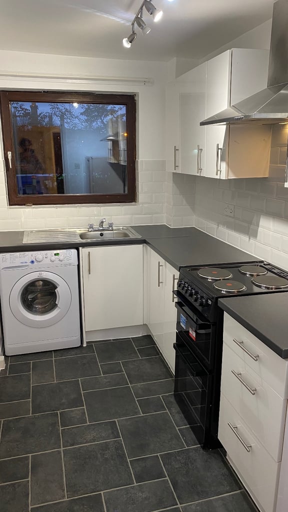 1 Bed Unfurnished Flat to Rent