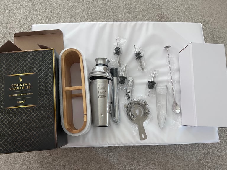 image for Cocktail shaker set 