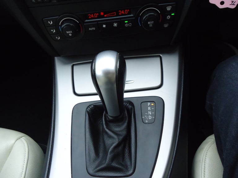 BMW 3 SERIES 2.0 318i SE Saloon Blue Auto Petrol 2006