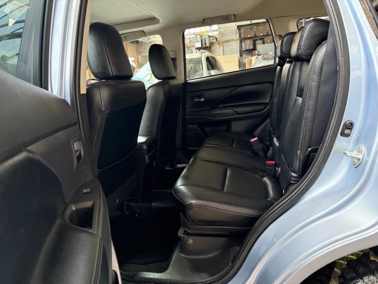 MITSUBISHI OUTLANDER 2.0 h 12kWh GX4h FULL SERVICE HISTORY MOST FROM MAIN
