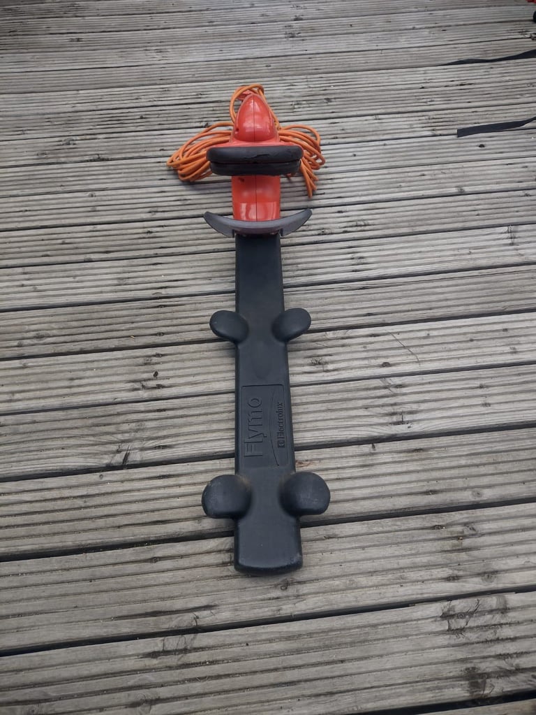 Flymo Electrolux 55cm(21 inch) corded electric hedge trimmer