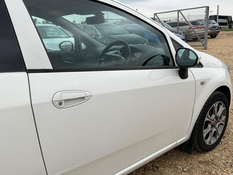 2015 Fiat Punto 1.2 Easy + Euro 6 3dr HATCHBACK Petrol Manual