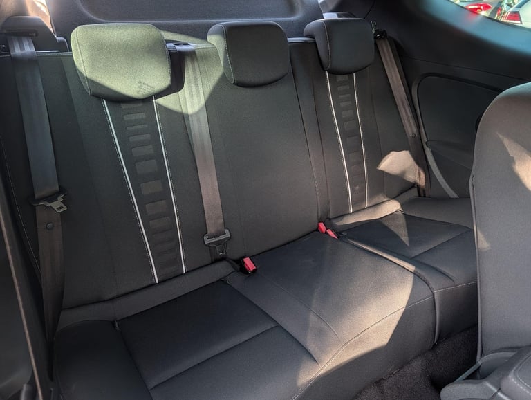 2013 Renault Megane 1.5 dCi Dynamique TomTom Euro 5 3dr COUPE Diesel Manual