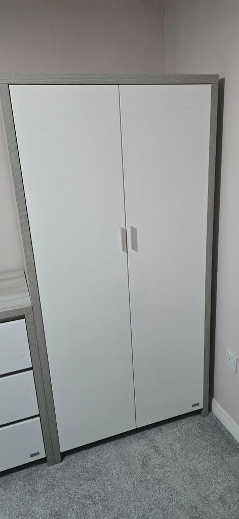 Tutti Bambini Modena Wardrobe & Chest of Drawers Set