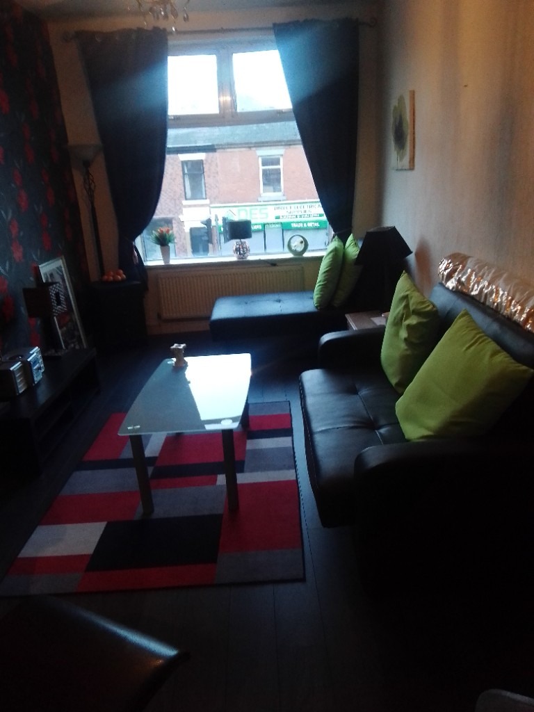 compact mid terraced 1 bed house to rent
