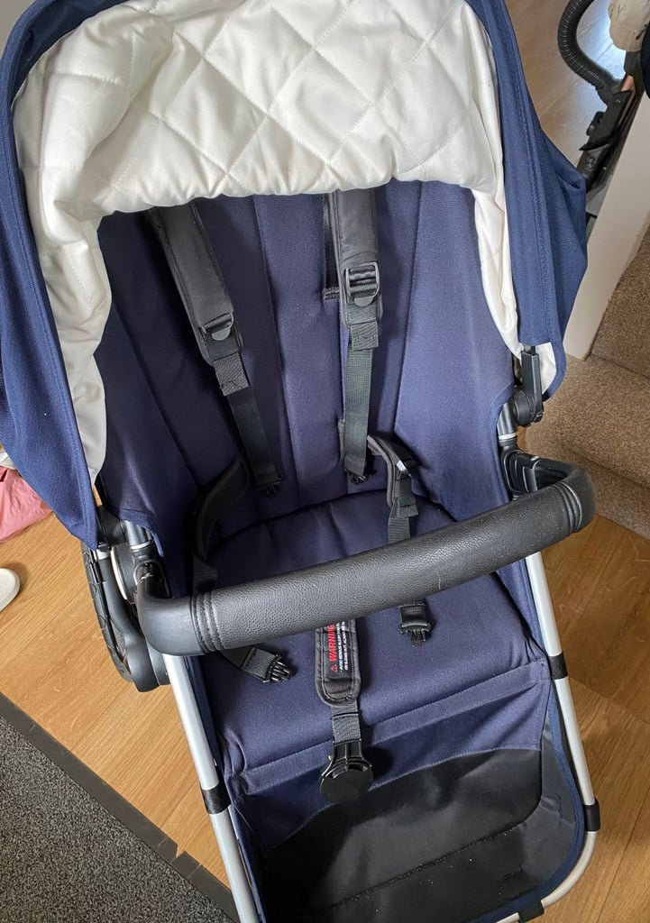 limited edition bugaboo chameleon 3 plus classic aluminium in dark navy.