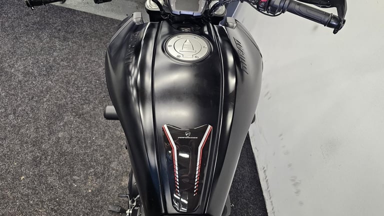 DUCATI DIAVEL 1260 ** LOW MILEAGE - TERMIGNONI EXHAUST - CRASH PROTECTORS **