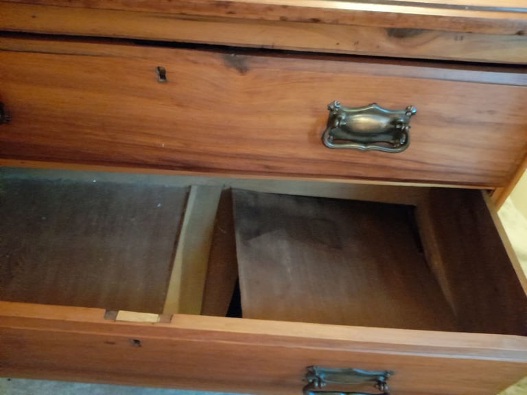 image for Oak Chest of Drawers 