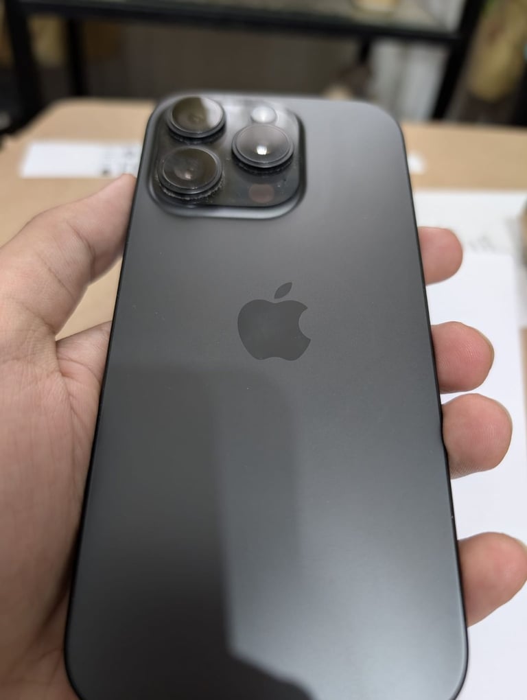 APPLE IPHONE 16 PRO BLACK 128GB AS NEW CONDITION UNLOCKED WARRANTY DEC 2025