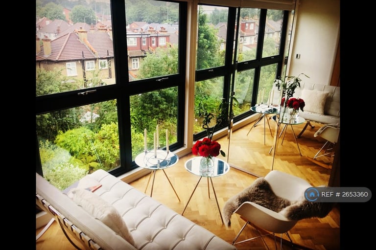 image for 3 bedroom house in Spencer Road, London, N11 (3 bed) (#2653360)