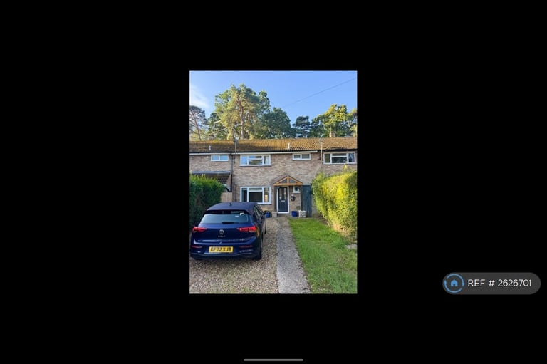 image for 3 bedroom house in Apollo Drive, Bordon, GU35 (3 bed) (#2626701)