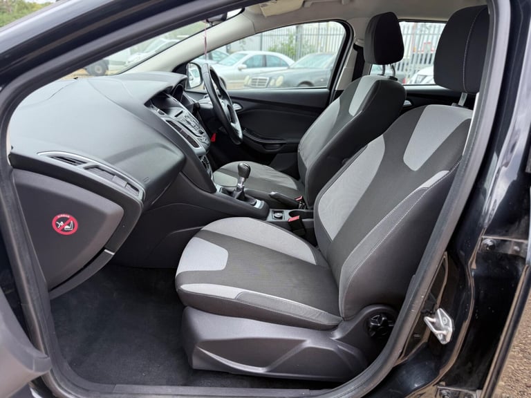 2012 Ford Focus 1.6 TDCi Zetec Euro 5 (s/s) 5dr ESTATE Diesel Manual